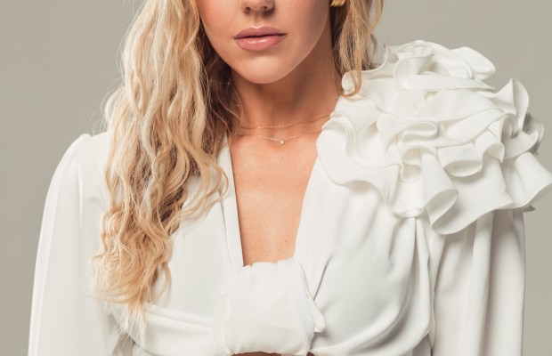 Юлианна Караулова Юлианна Караулова