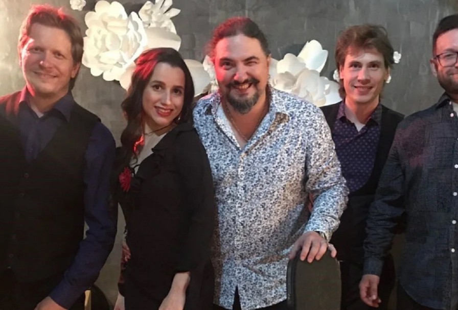 Группа Latino Fresh