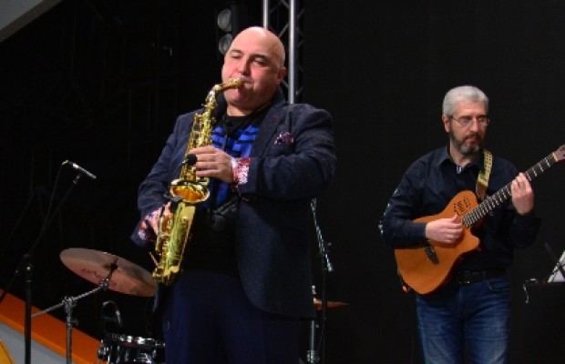 Саксофония Саксофония