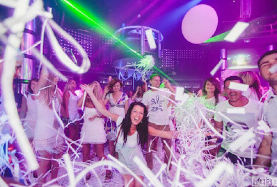 Дискотека в Белом