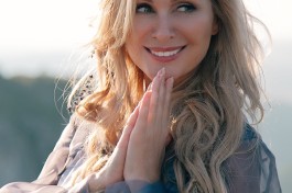 Вика Цыганова