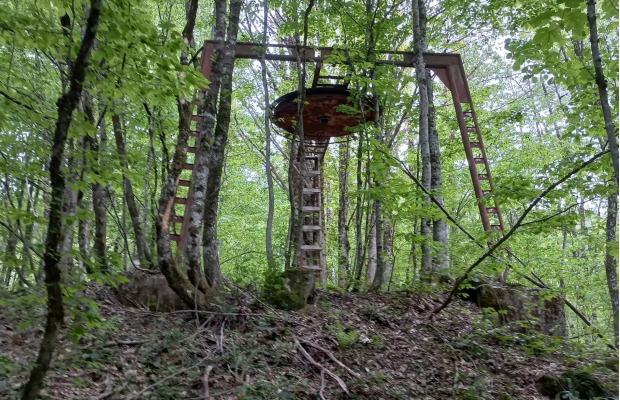 Экскурсия Прогулка к подъемнику эпохи СССР и посещение горной купели Экскурсия Прогулка к подъемнику эпохи СССР и посещение горной купели