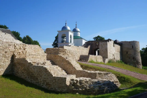 Индивидуальная экскурсия в крепость Изборск и Псково-Печерский монастырь