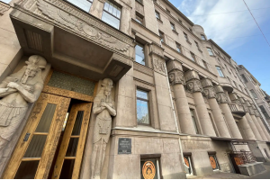 Доходный дом: от парадной до дровника