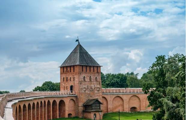 Экскурсия Самостоятельная экскурсия Новгородский Детинец: Кремль в Великом Новгороде Экскурсия Самостоятельная экскурсия Новгородский Детинец: Кремль в Великом Новгороде