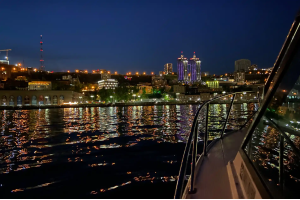 Прогулка на катере. На встречу с маяком, через мосты, к огням города V