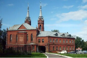 Экскурсия в Рыбинск: Петербург в миниатюре