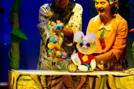 Полянка Сказок. Заинька и Гусеница