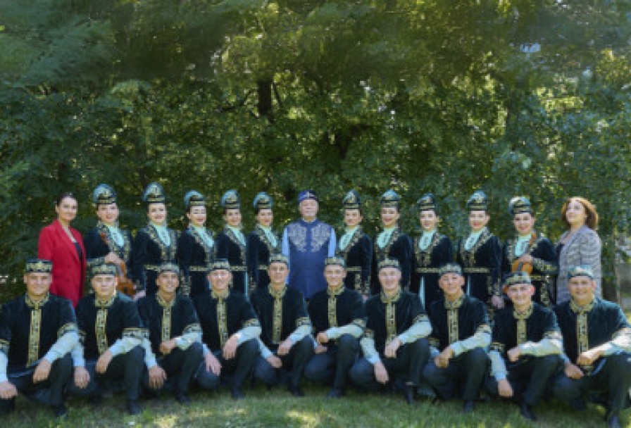 Су Буеннан Әнкәй Кайтып Килә.