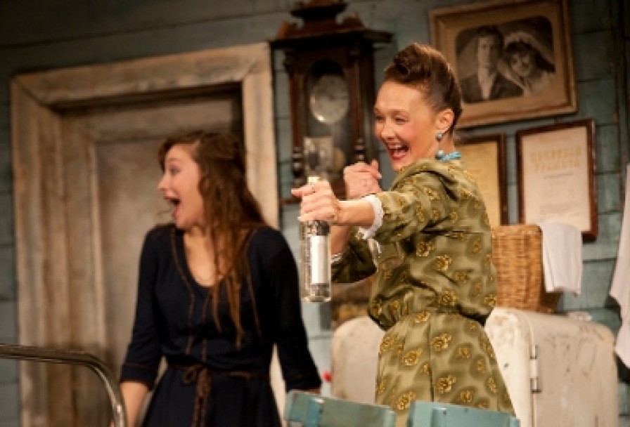 Семейный Портрет с Посторонним