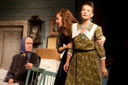 Семейный Портрет с Посторонним