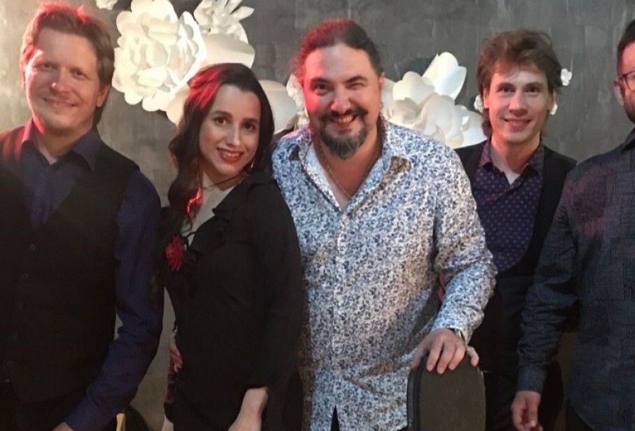 Группа Latino Fresh