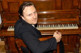 Виталий Сумароков