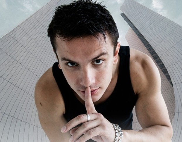 Nю. Юрий Николаенко