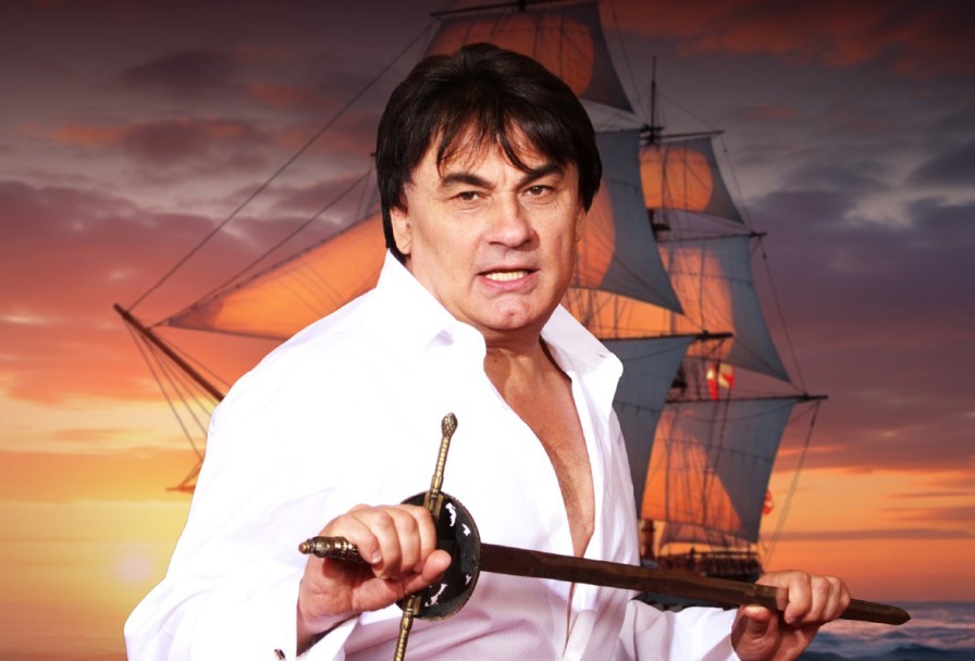 Александр Серов