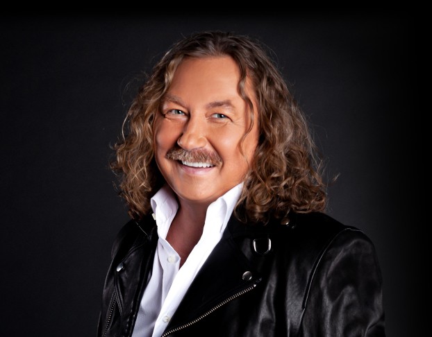 Игорь Николаев