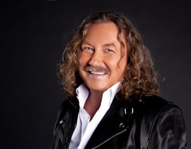 Игорь Николаев