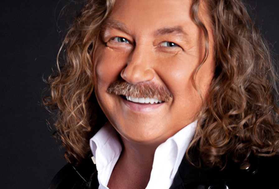 Игорь Николаев