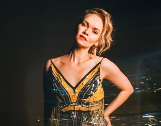 Саша Алмазова и Coolgroove Bigband Юрия Ковешникова