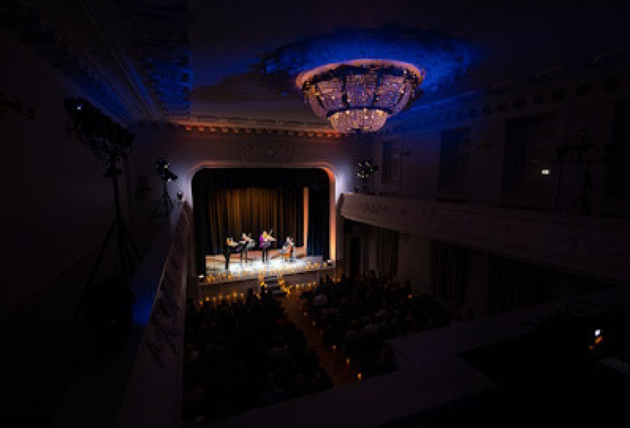 Эйнауди. при Свечах