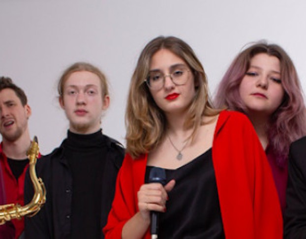 Мукуч Суджян Представляет Seven Steps Septet