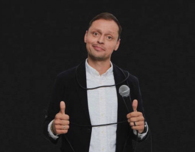 Виктор Комаров