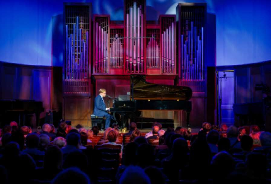 Фортепианный Вечер с Олегом Аккурратовым