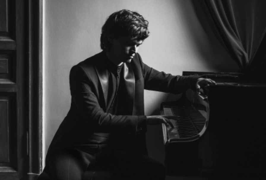 Илья Папоян