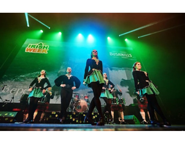 Большое Рождественское Шоу. Оркестр Волынщиков City Pipes и Ансамбль Ирландского Танца Celtic Wind