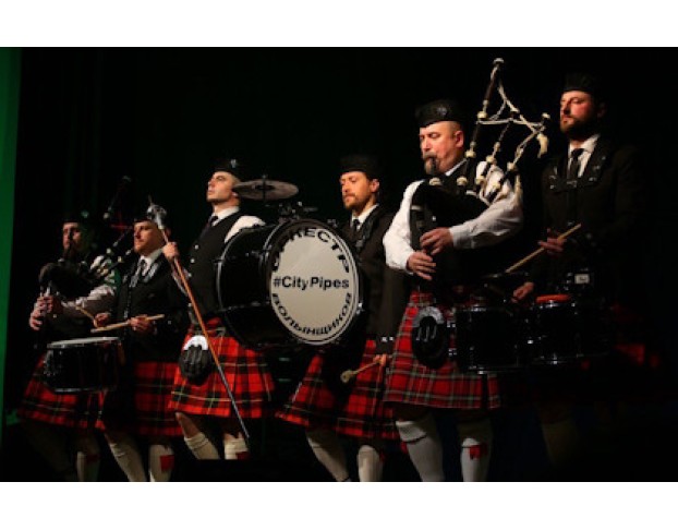 Большое Рождественское Шоу. Оркестр Волынщиков City Pipes и Ансамбль Ирландского Танца Celtic Wind