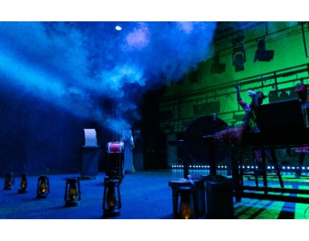 Путешествие в Театральную Историю