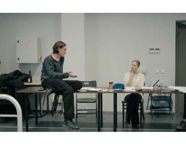 Двое на Качелях