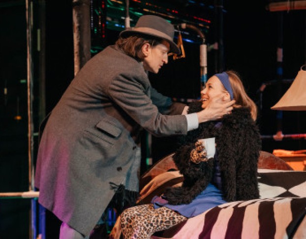 Двое на Качелях