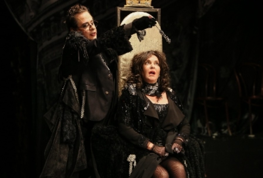 Стакан Воды, или Заговор по-Английски