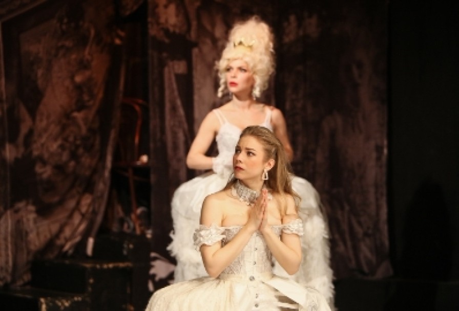 Стакан Воды, или Заговор по-Английски