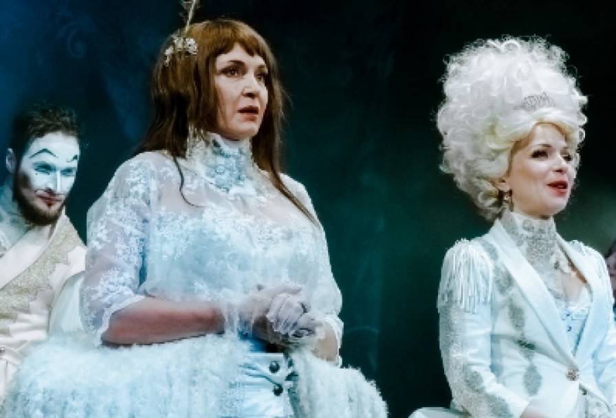 Стакан Воды, или Заговор по-Английски