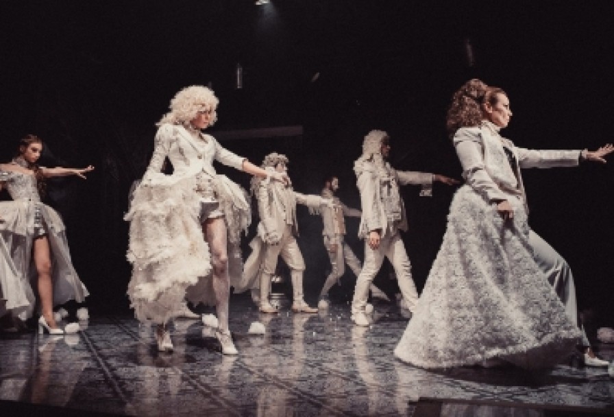 Стакан Воды, или Заговор по-Английски