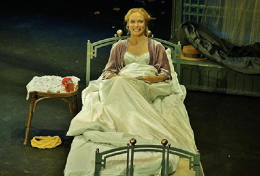 Двое на Качелях