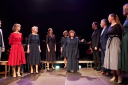 Нелепо, Смешно, Безрассудно