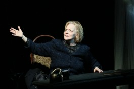 Мать Обвиняет