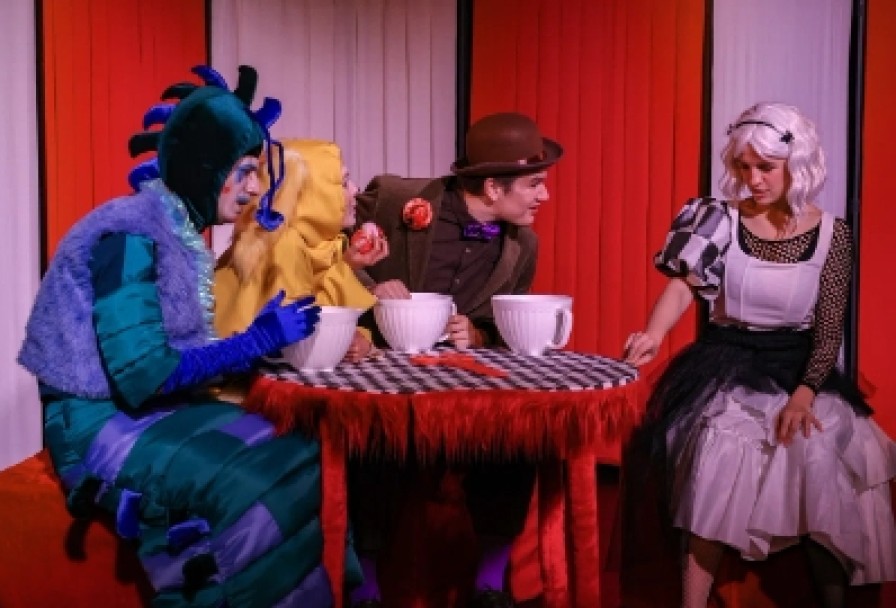 Алиса в Стране Чудес