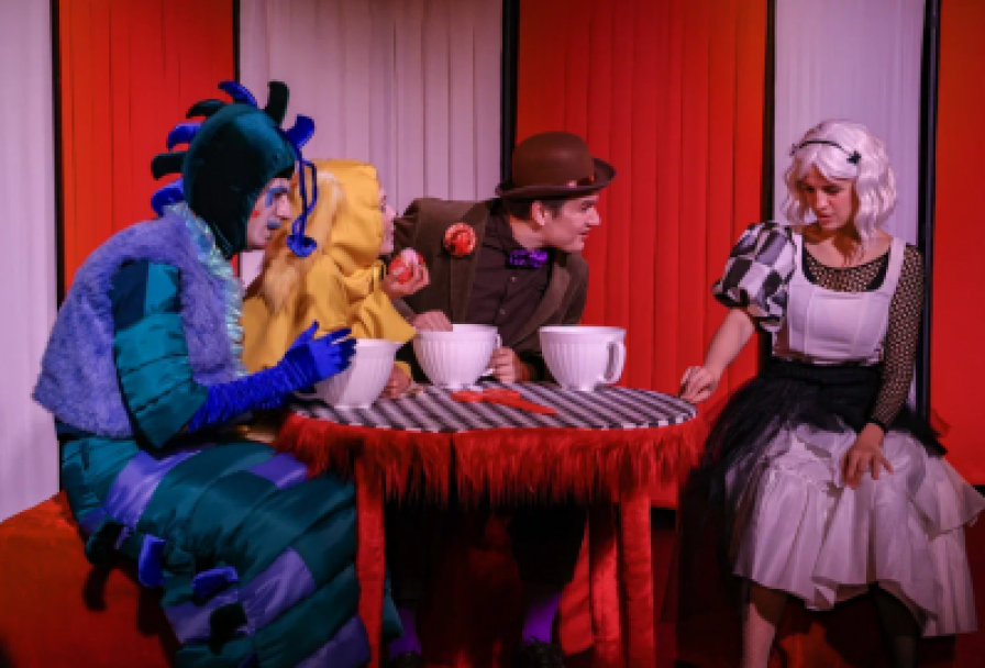 Алиса в Стране Чудес