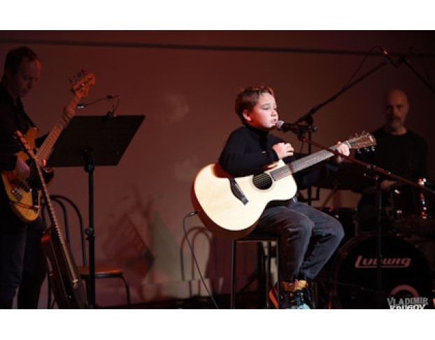 Михаил Озеров