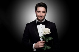 Селим. Дарите Женщинам Цветы