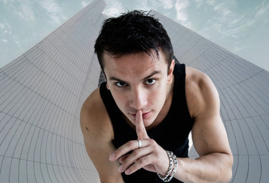 Nю. Юрий Николаенко