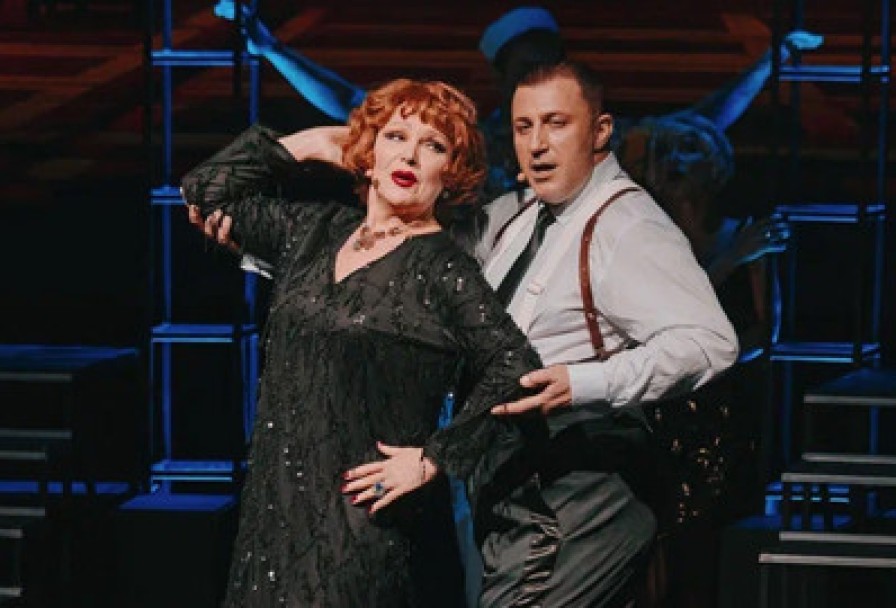 в Джазе Только Девушки