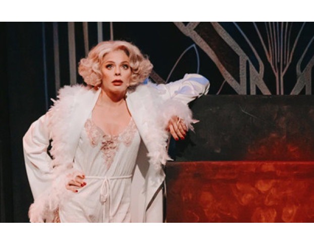 в Джазе Только Девушки