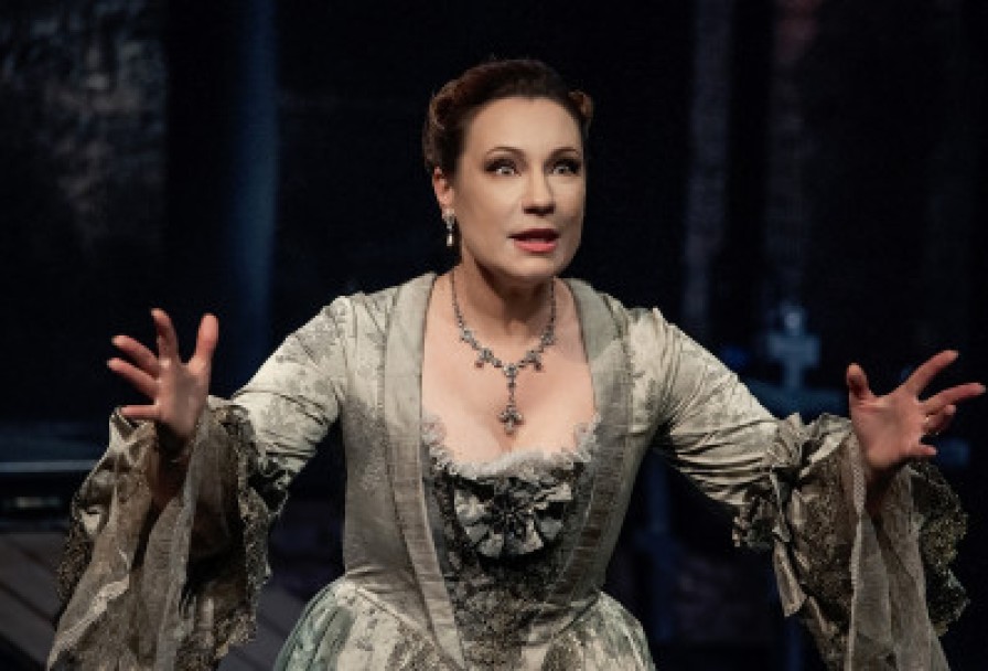 Любовь у Трона