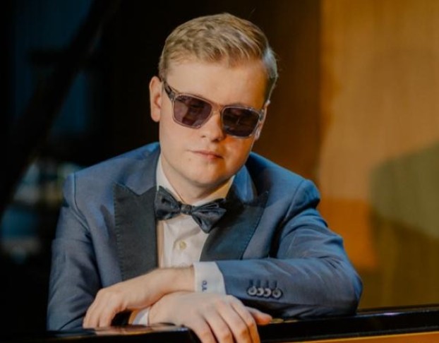 Олега Аккуратова