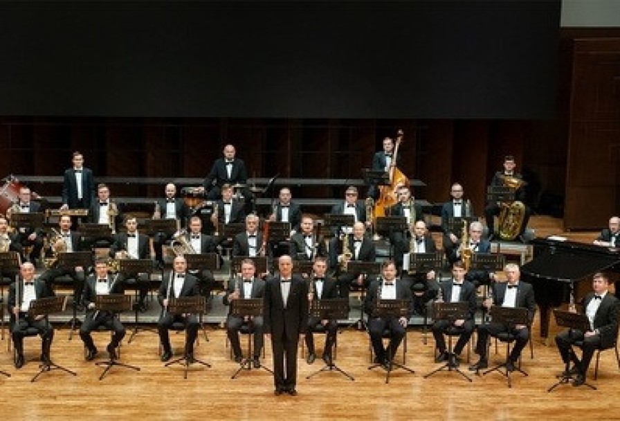 Несокрушимая и Легендарная